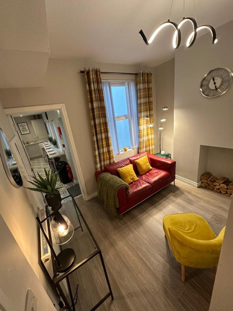 DOUBLE ROOMS AVAILABLE IMMEDIATELY NORTH BELFAST