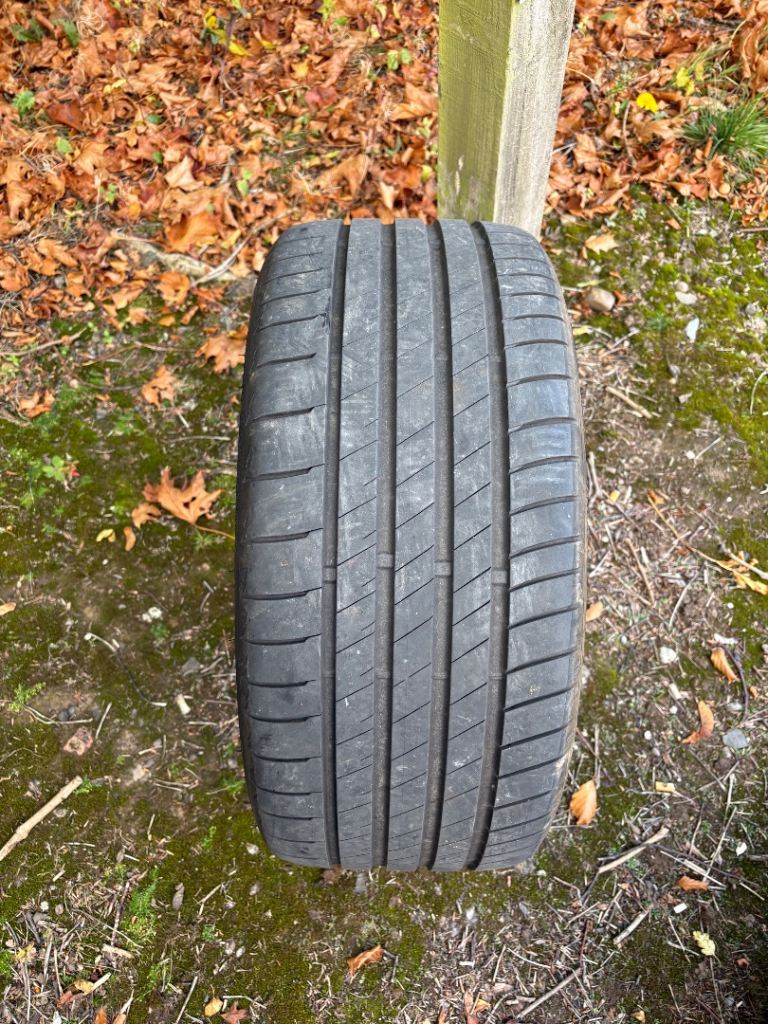 235/35/19 Tyres 