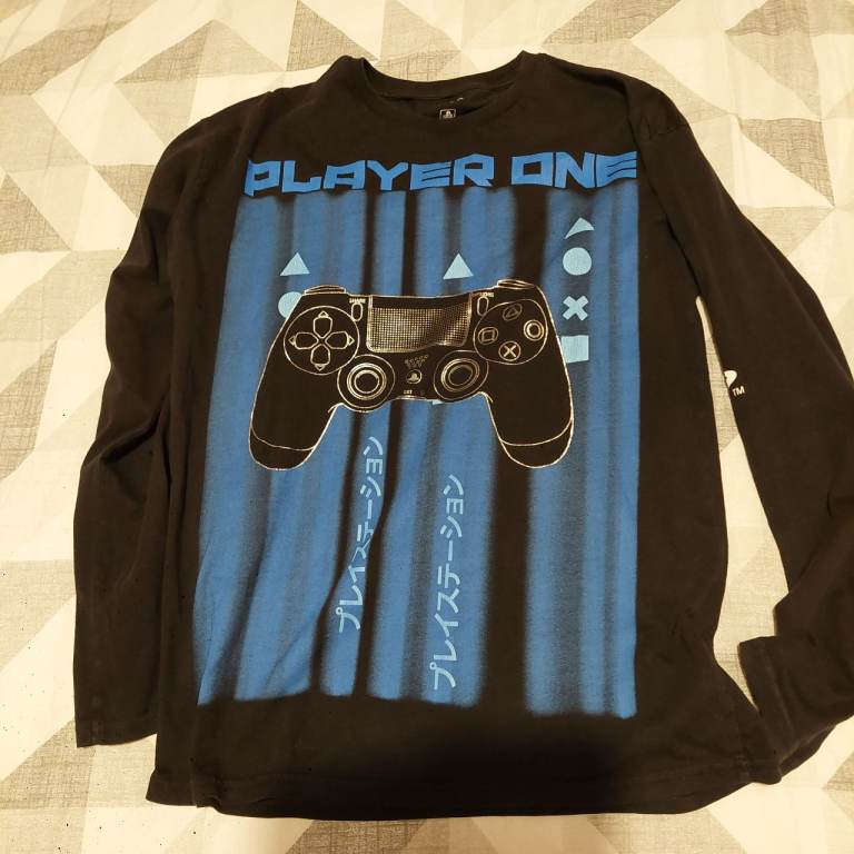 Boys Gaming Top - excellent condition age 13-14