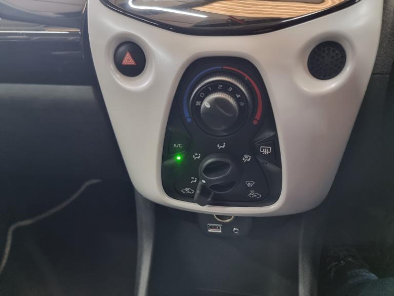 2016 Toyota AYGO 1.0 VVT-i X-Pure 5dr HATCHBACK Petrol Manual