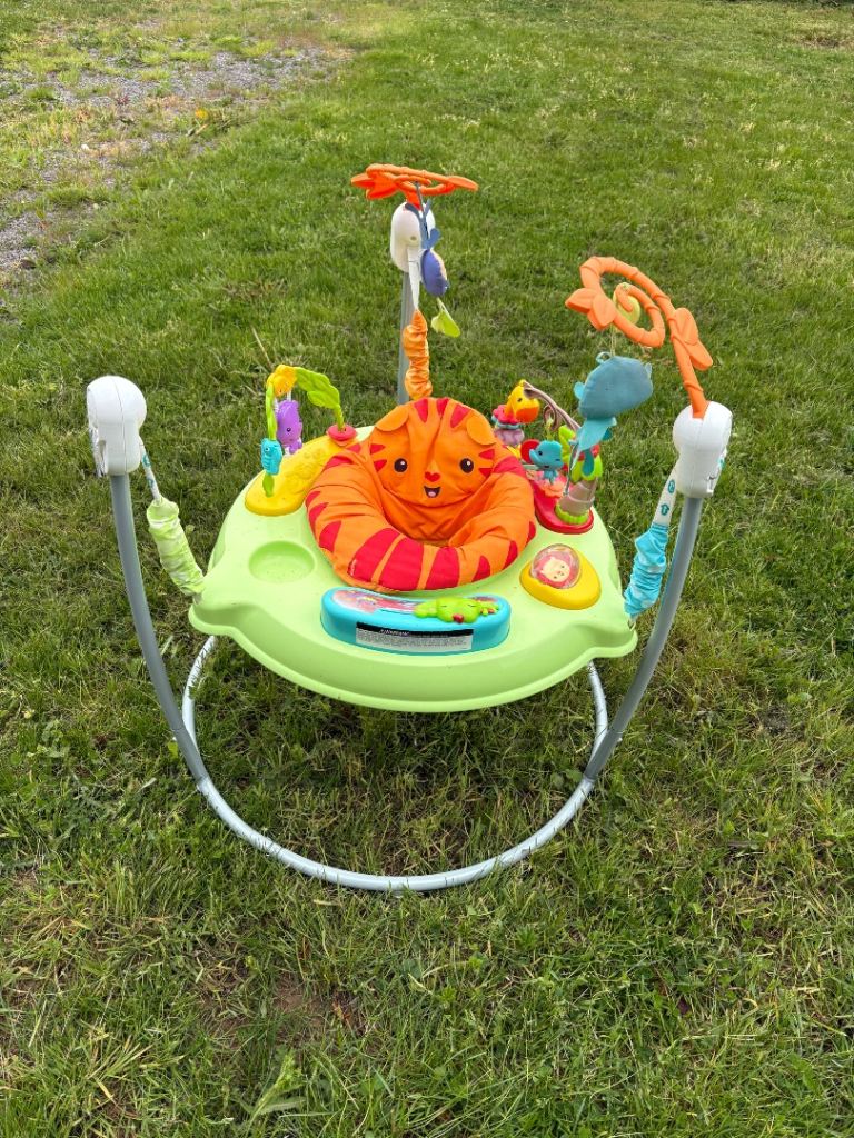 Musical baby bouncer 