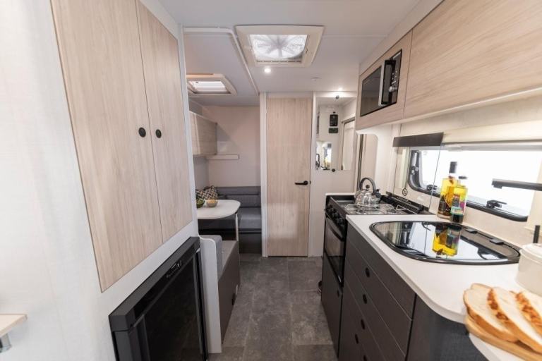 2025 XPLORE XC LITE 4 BERTH TOURING CARAVAN - BRAND NEW!