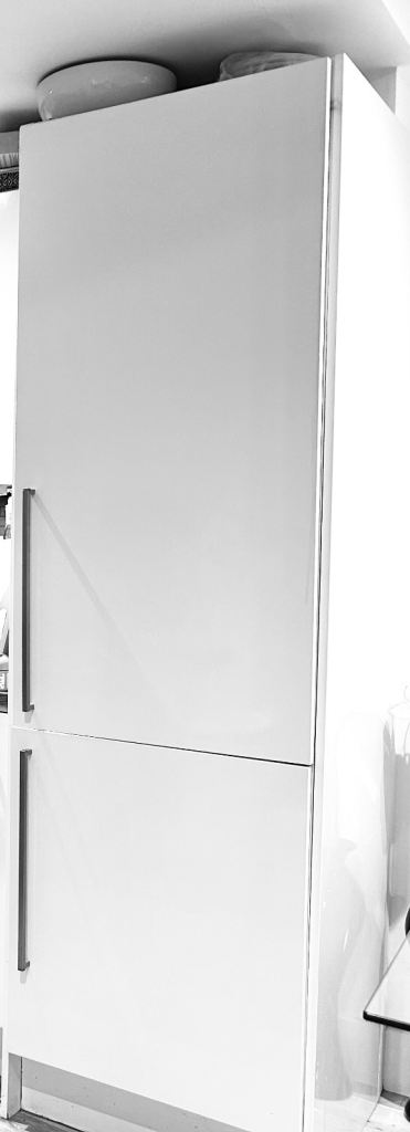 Free Integrated Fridge/freezer 70/30 
