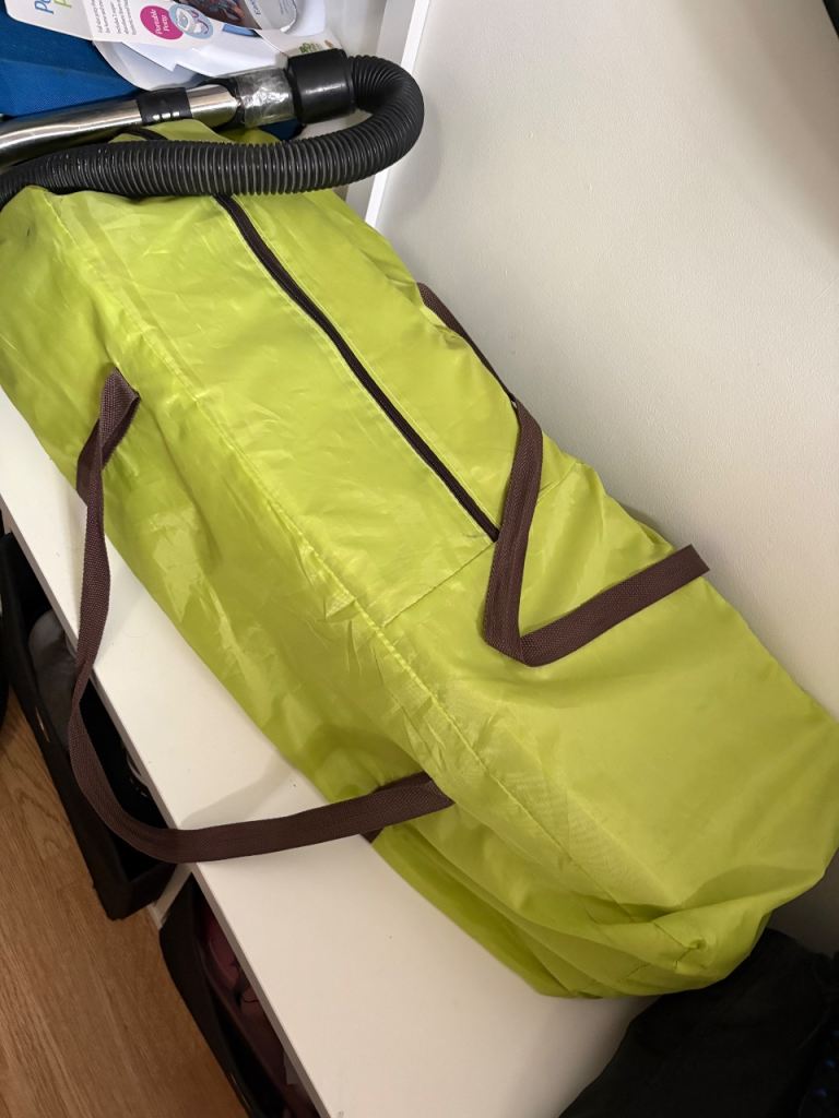Travel cot