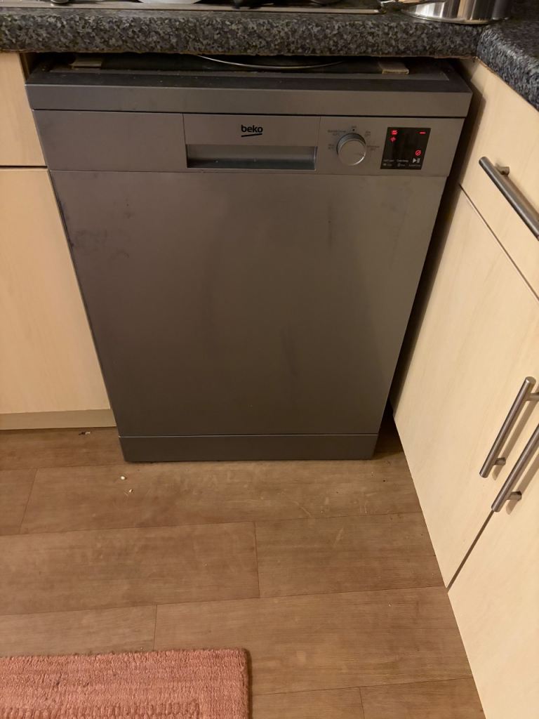Beko Freestanding Dishwasher – Graphite Grey – Fully Working Condition