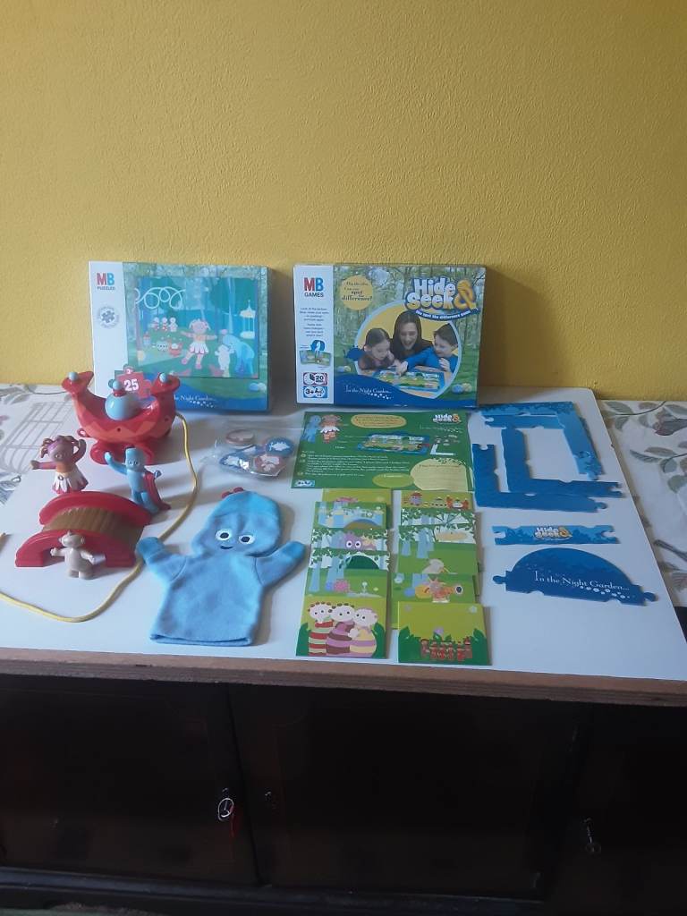 In the night garden  bundle. 