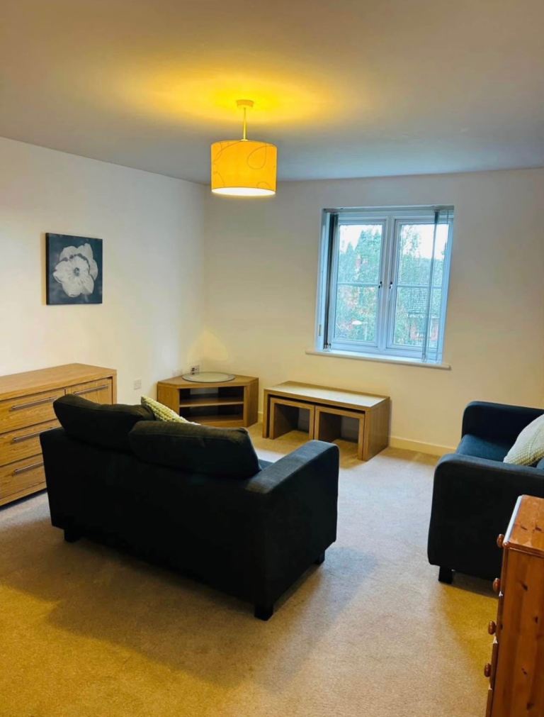Spacious double bedroom