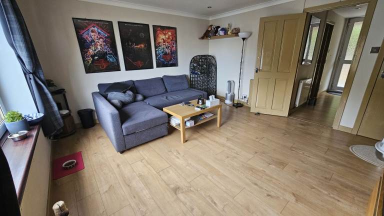 2 bedroom flat in Old Town 