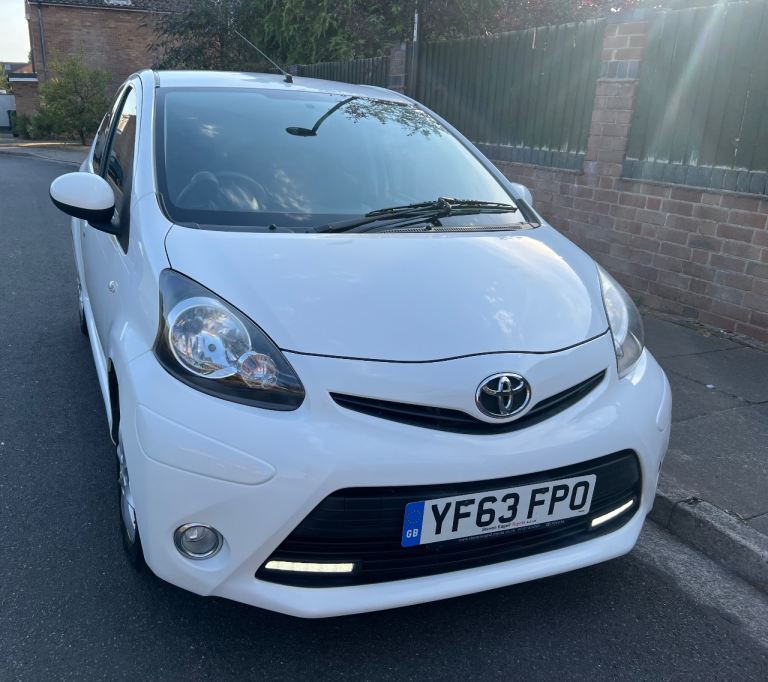 Toyota, AYGO, Hatchback, 2014, Manual, 998 (cc), 5 doors