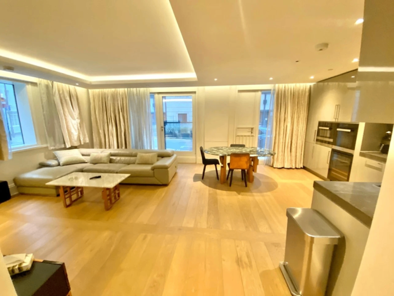 2 Bed Flat Soho Zone 1 