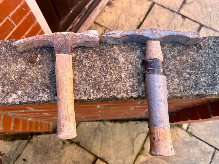 Two brick hammer 2x bricklayer's chipping Hammers – Fair Condition