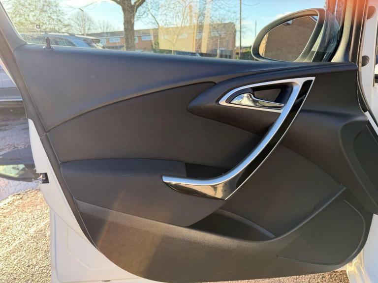 2014 Vauxhall Astra 1.7 CDTi ecoFLEX SRi Euro 5 (s/s) 5dr HATCHBACK Diesel Manual