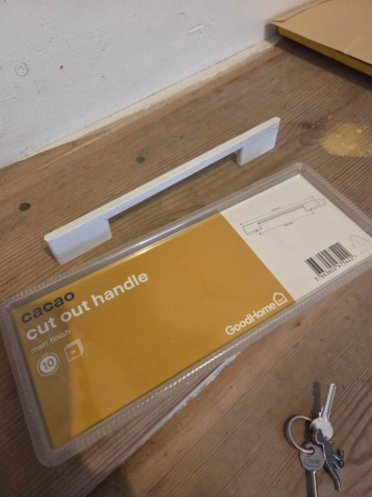 New cabinet handles x 25