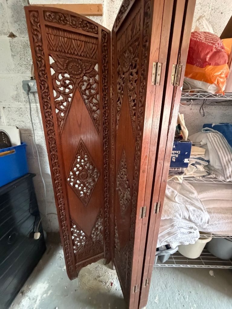 Mahogany Wood Screen