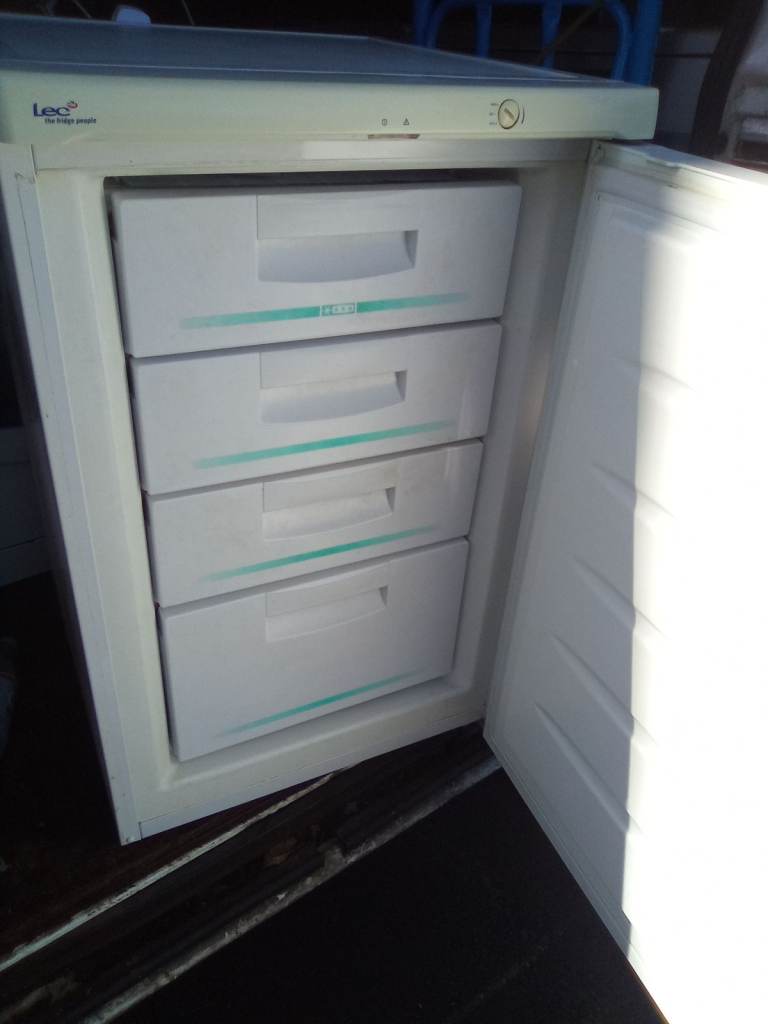 LEC FREEZER