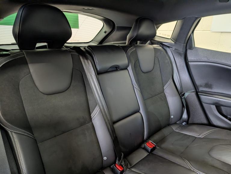 2019 Volvo V40 2.0 T2 GPF R-Design Nav Plus Euro 6 (s/s) 5dr HATCHBACK Petrol Manual
