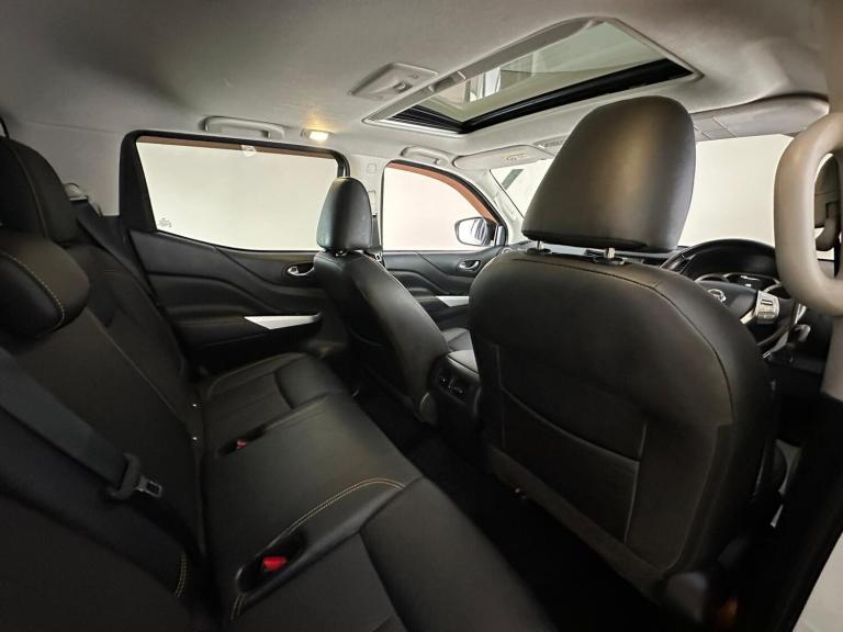 2018 Nissan Navara 2.3 dCi N-Guard Auto 4WD Euro 6 4dr PICK UP Diesel Automatic