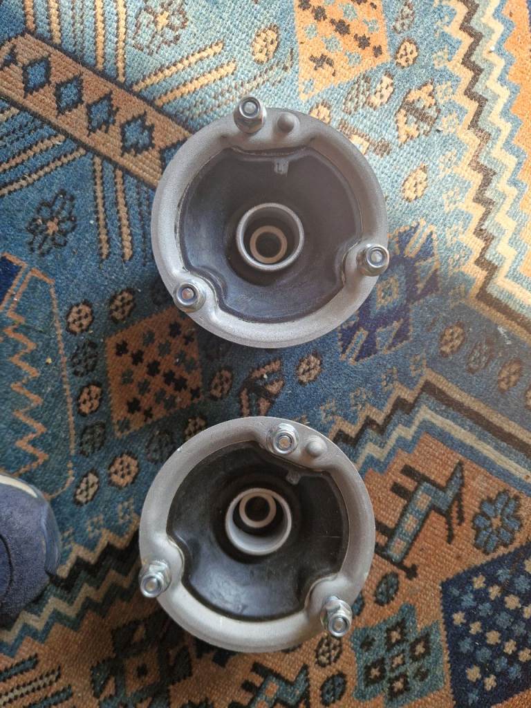 Front shock mounts 
