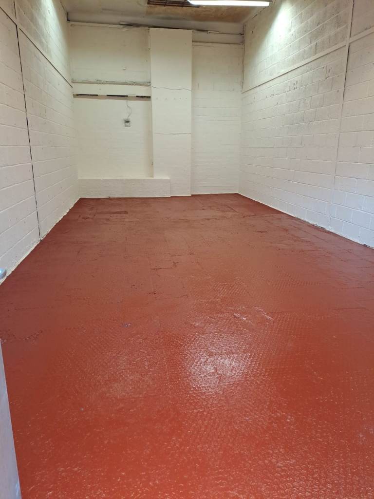 Commercial unit to let in Dudley, no deposit, 24/7 access, secured industrial estate