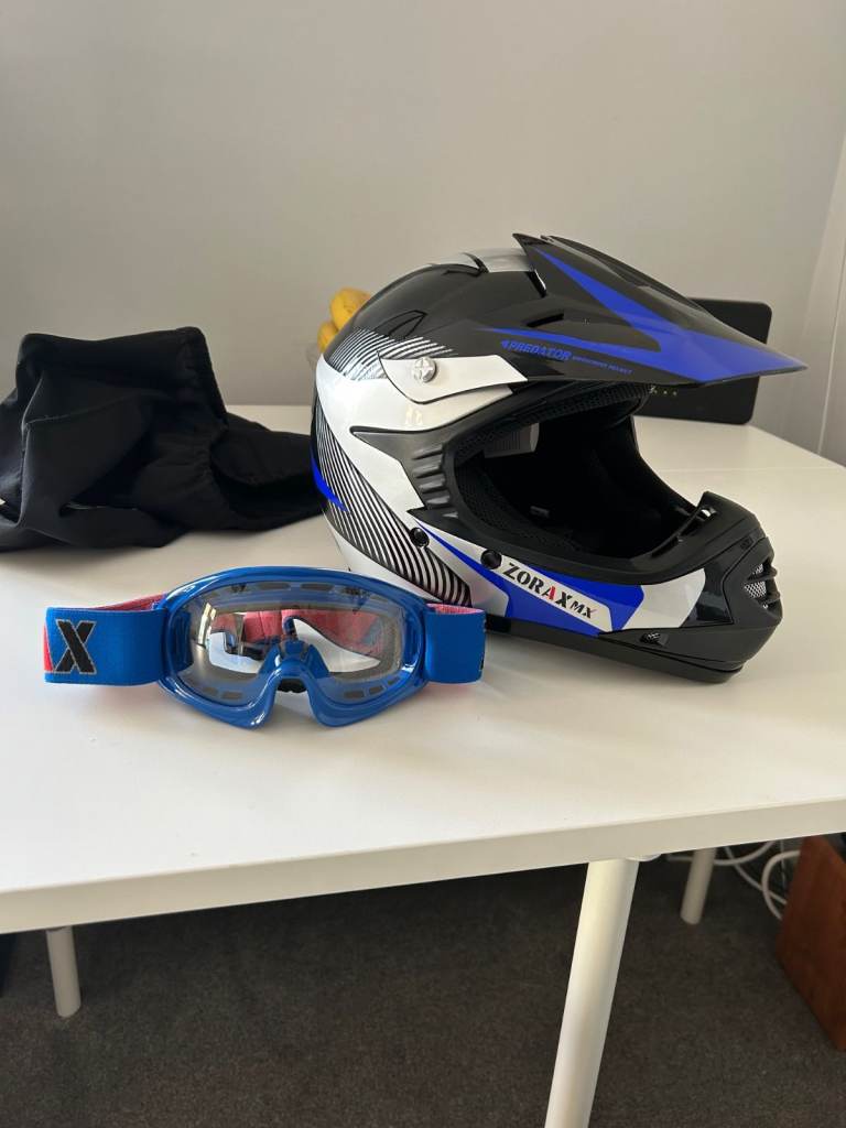 boys crash helmet and goggles xl