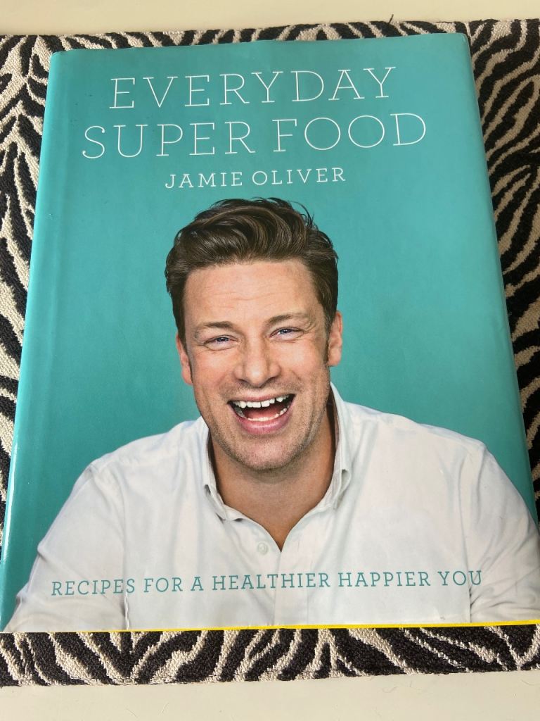 EVERYDAY SUPER FOODS - JAMIE OLIVER HARDBACK VGC GREAT PRESENT RRP £26
