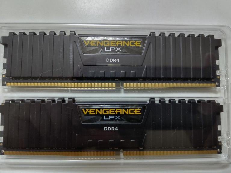 CORSAIR VENGEANCE LPX 16GB (2x8GB) DDR4-3600 RAM Sticks