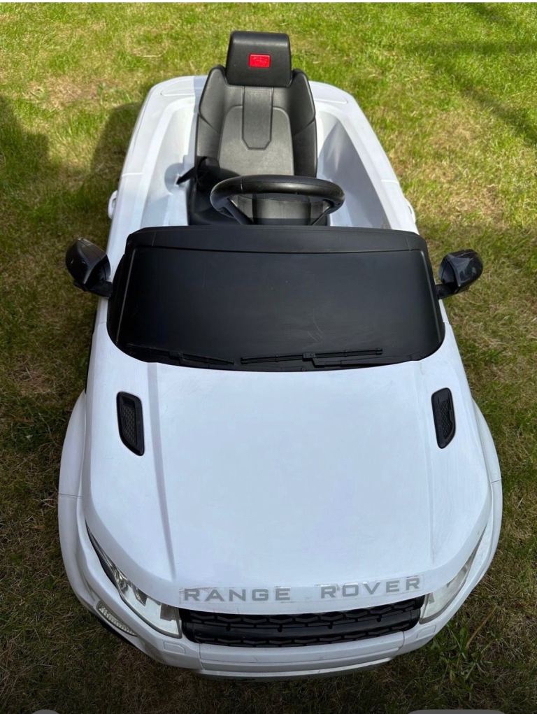 Electronic ride on Range Rover car