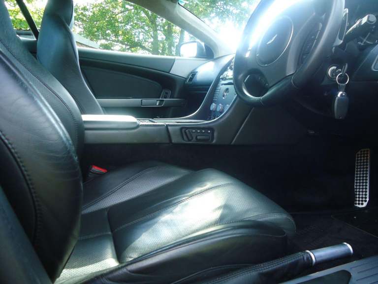 ASTON MARTIN DB9 5.9 2007