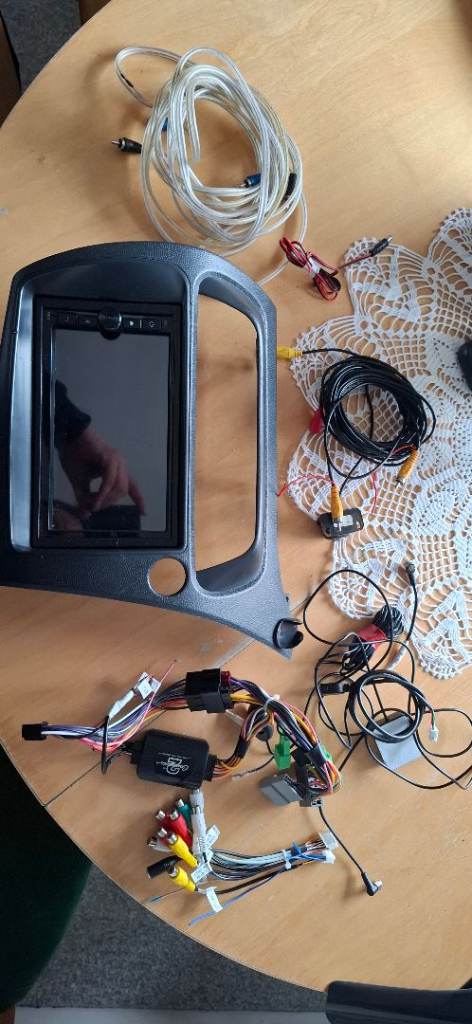 Car stereo with AA/apple carplay + subwoofer +amp