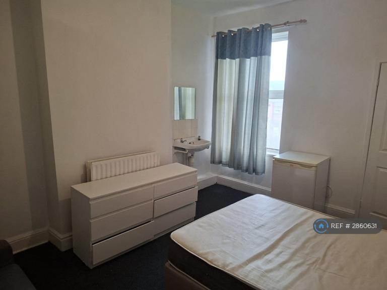 1 bedroom in Park Rd, Barnsley, S70 (#2860631)