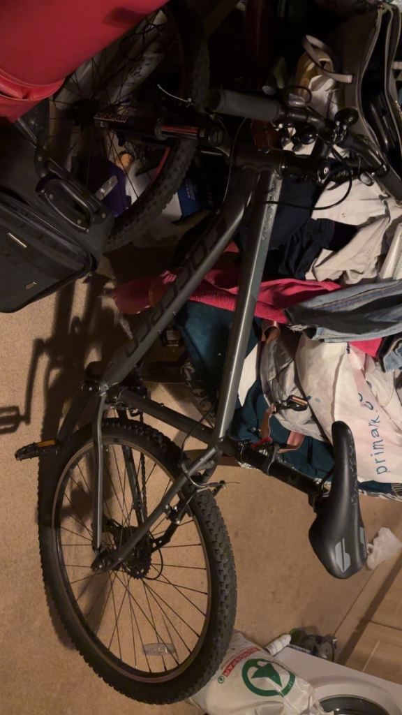 Grey Mountain Bike – Good Condition, Ready to Ride