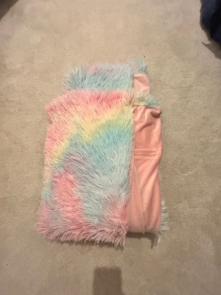 image for Multicoloured fluffy single quilt cover