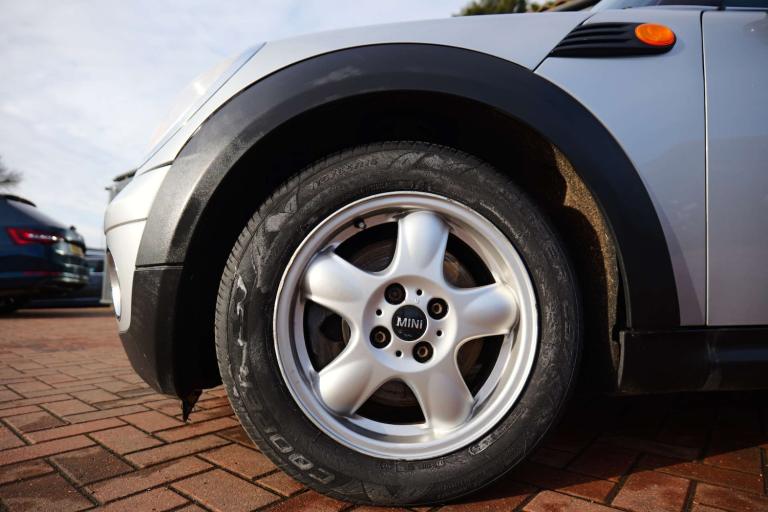 2008 MINI Hatch 1.4 One 3dr Hatchback Petrol Manual