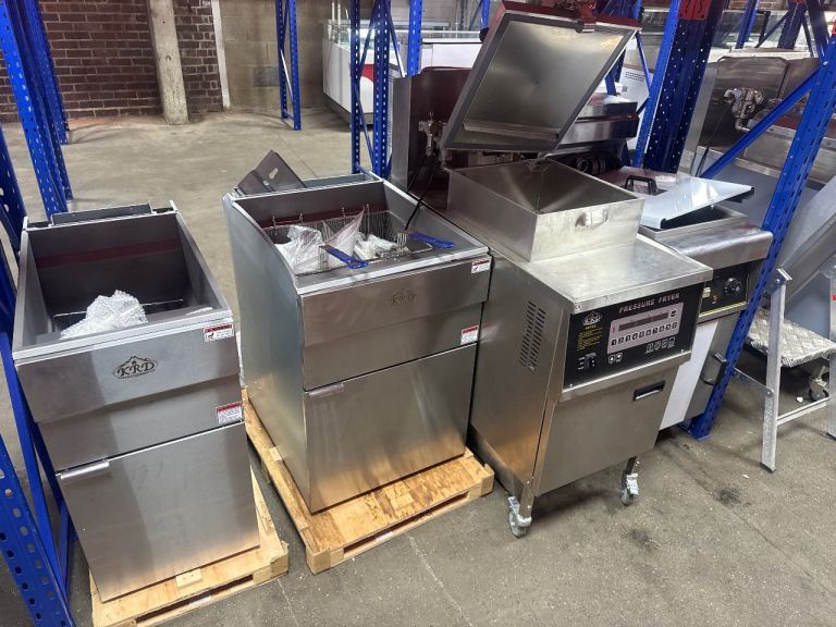 Commercial Henny Penny chicken fryer for shop cafe restaurant takeaway 