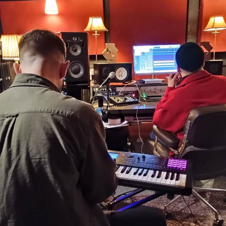 Piano Lessons for Complete Beginners (No Sheet Music Needed)