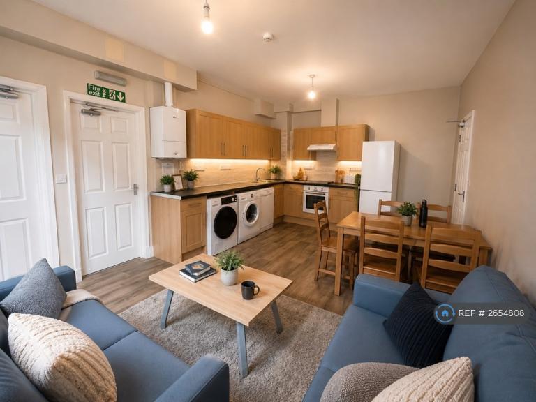 5 bedroom flat in St Augustines Parade, Bristol, BS1 (5 bed) (#2654808)