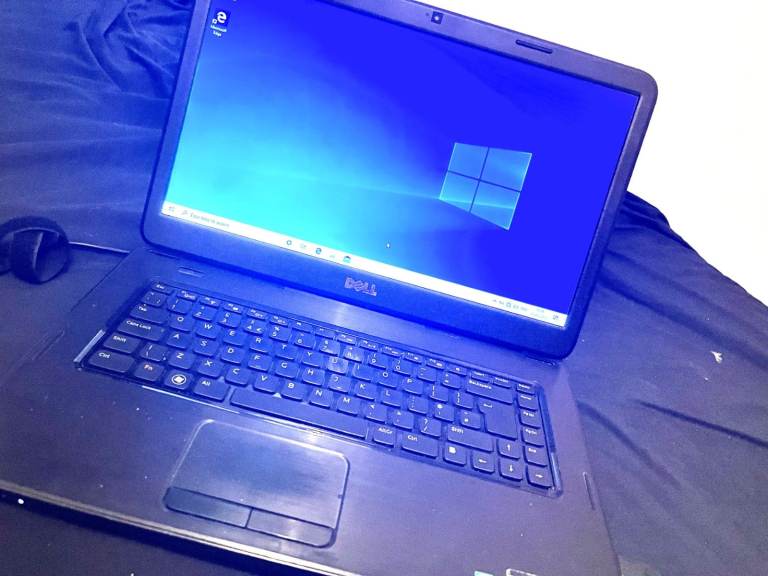 Dell 15 inch laptop amd dual core 4gb ram 320gb hdd WiFi webcam hdmi usb 