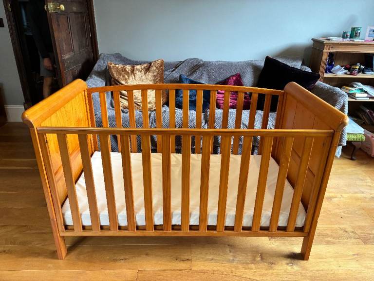Babies "R" Us Cot Bed