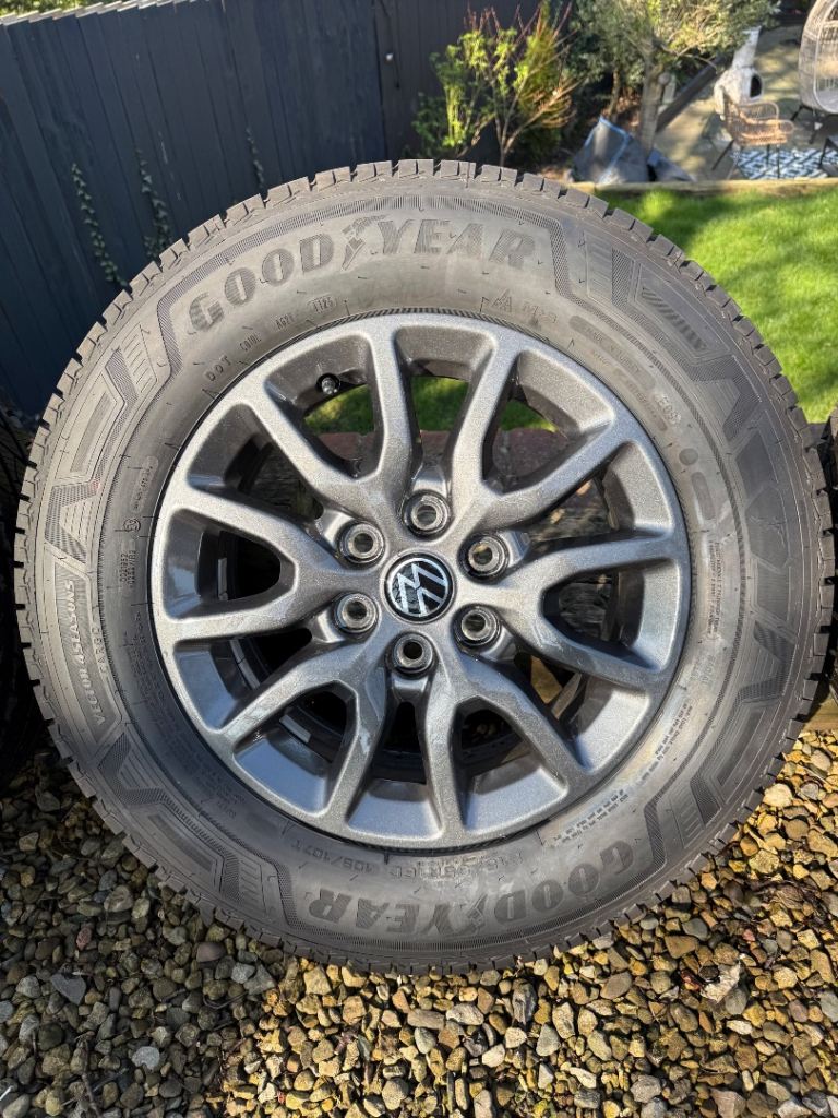 T7 VW transporter alloys wheels