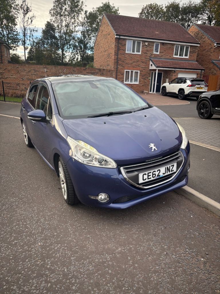 Peugeot, 208, Hatchback, 2012, Manual, 1560 (cc), 5 doors