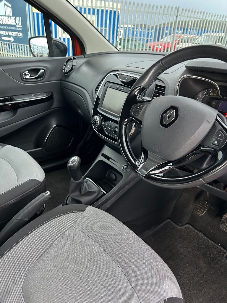 Renault, CAPTUR, Hatchback, 2014, Manual, 1461 (cc), 5 doors