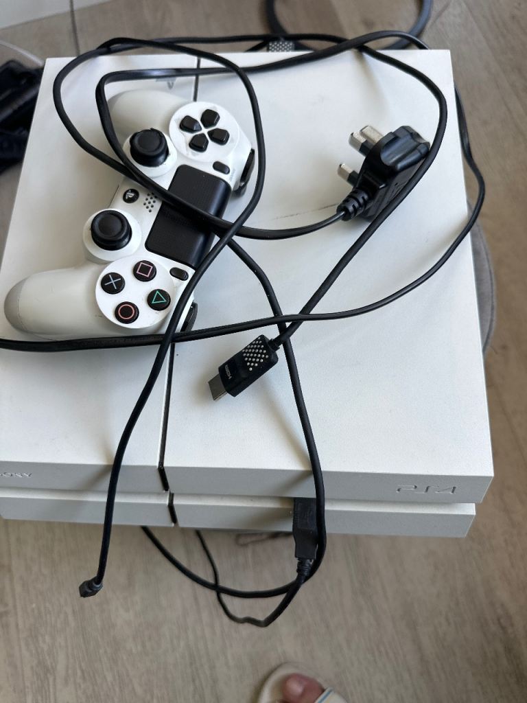 White PS4 Slim Console with Controller and Leads