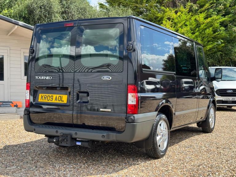 2009 Ford Transit Low Roof 8 Seater Limited TDCi 140ps MPV DIESEL Manual