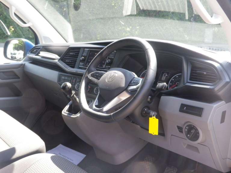 VOLKSWAGEN TRANSPORTER T32 2.0 TDI 150 Highline LWB KOMBI 2024