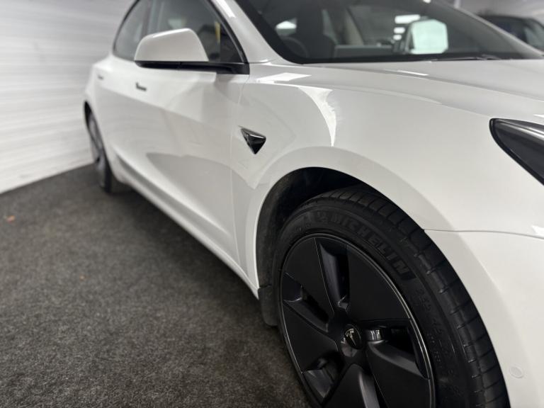 TESLA MODEL 3 Standard Range Plus 2021