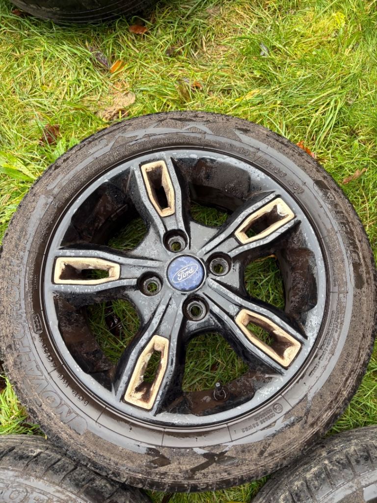 15” 4x108 Ford fiesta zetec ecoboost spoke alloy wheels alloys with tyres black