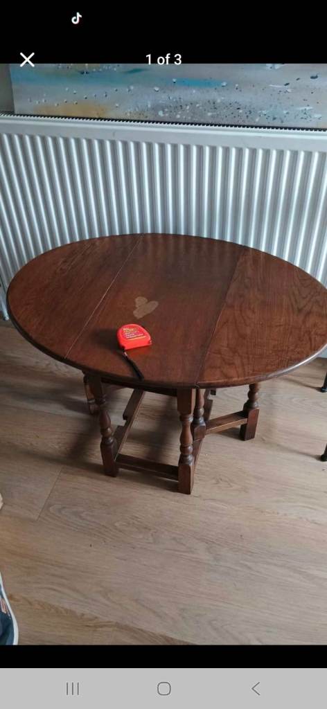 Oak drop-leaf gateleg coffee table 