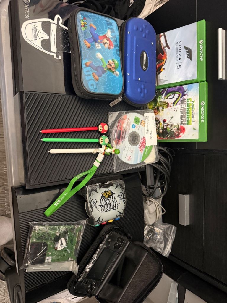 Retro Console bundle with Games and Accessories – Good Condition