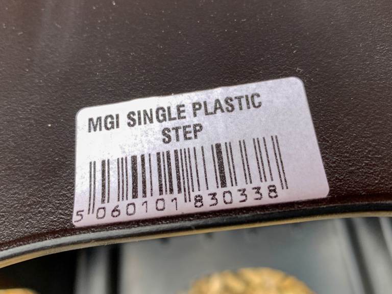 Milenco MGI Caravan Giant Single Step