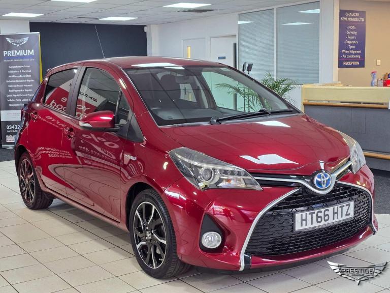2017 Toyota Yaris 1.5 VVT-h Design E-CVT Euro 6 5dr HATCHBACK Petrol/Electric Hybrid Automatic